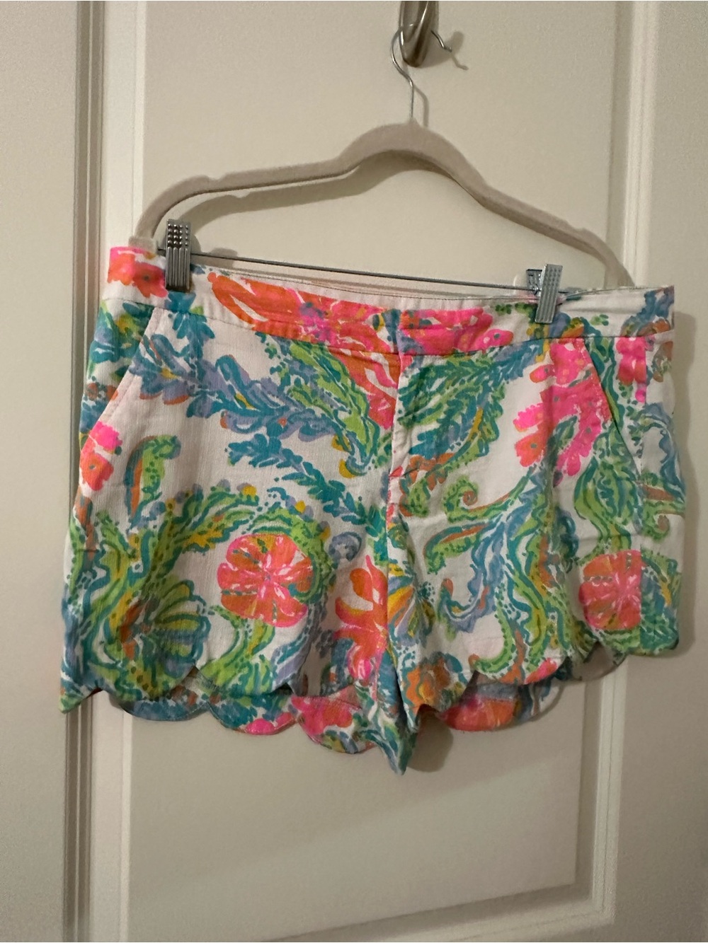 Lilly Pulitzer White Scallop Hem Floral Paisley Shorts with Pink, Green & Blue